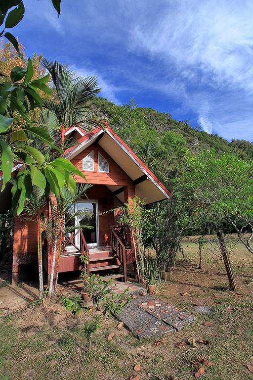 Langu Phupha Resort Satun Exterior photo