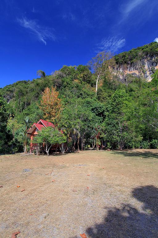 Langu Phupha Resort Satun Exterior photo